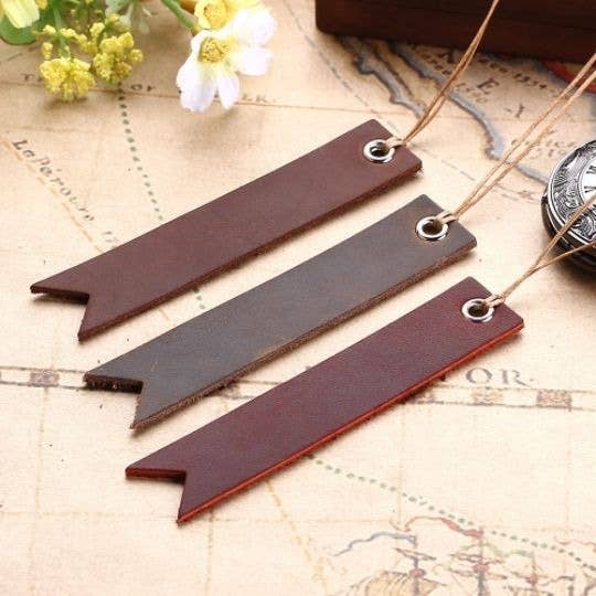 Leather Heart Bookmark, Reader Gift, Book accessories: Brown / Heart Shaped